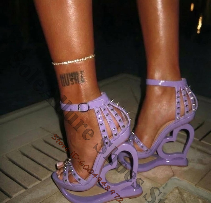 Hot Pink Spike Stud Caged Hear - Casual Sandal Leather recension och pris